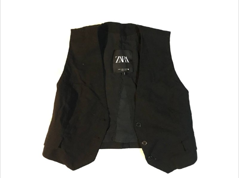 Жилетка Zara, летний комбинезон, платья, топ и кроссовки