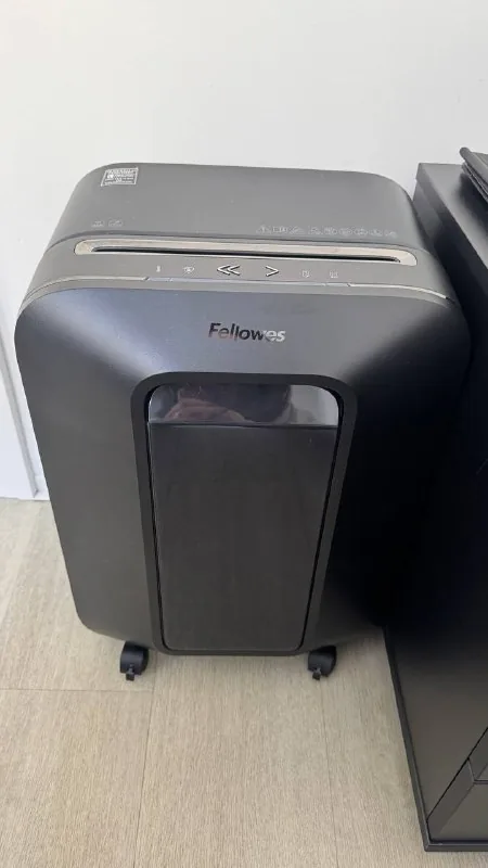 Офисный шредер Fellowes LX200 1