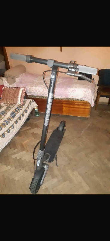 Электросамокат, наушники