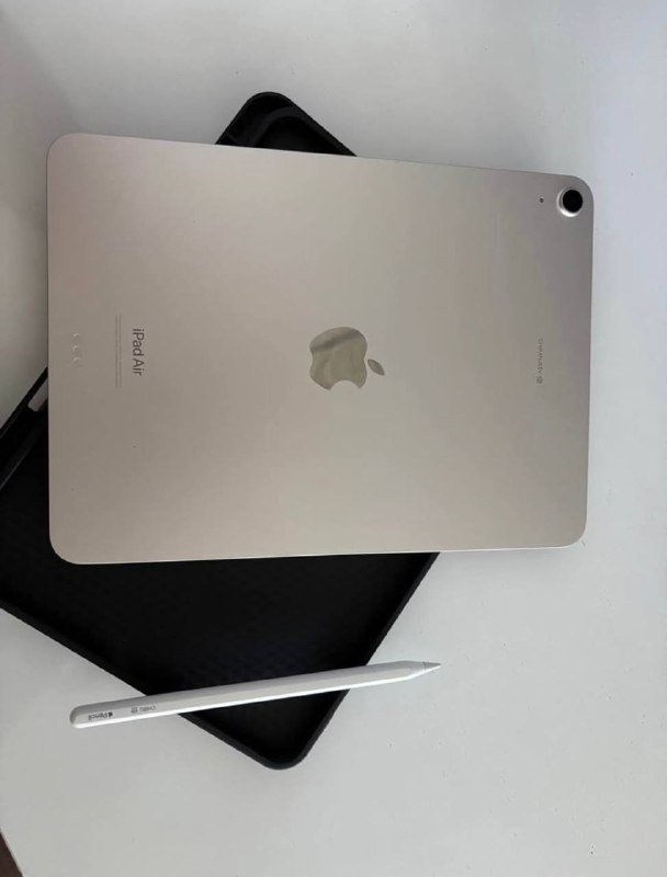 Ipad Air with Apple Pencil, cable and case