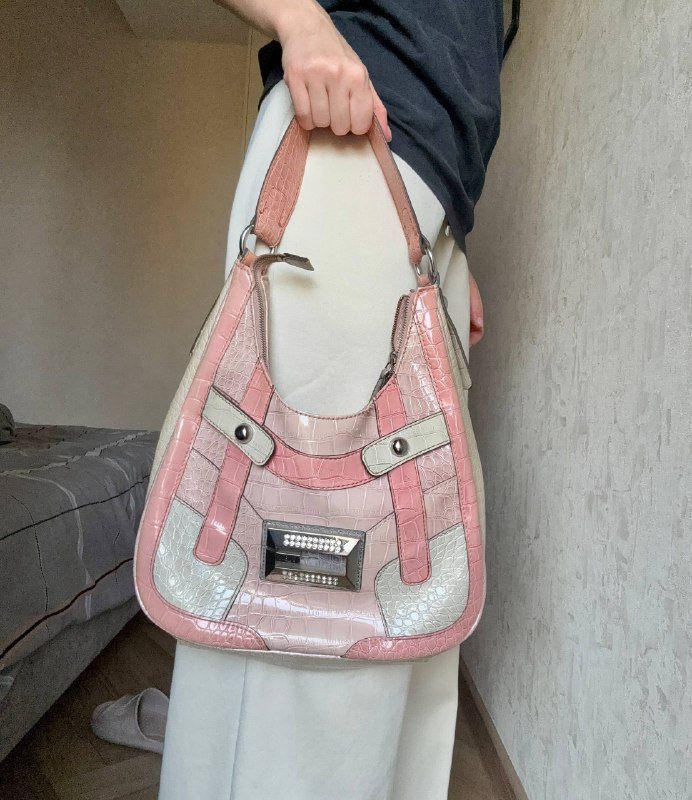 Сумочка Guess оригинал средний размер 2