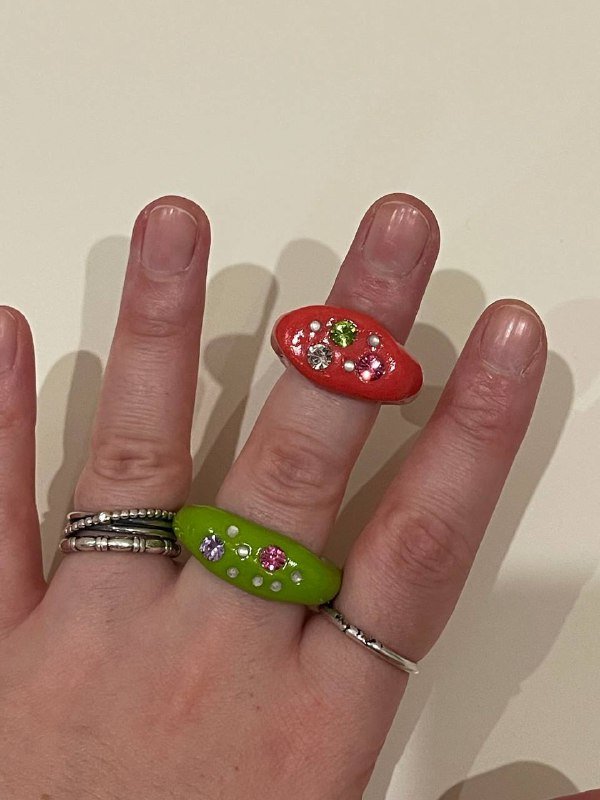 Кольца ручной работы из глины со стразами 2