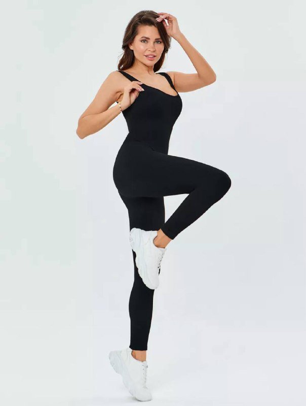 Спортивный комбинезон в рубчик