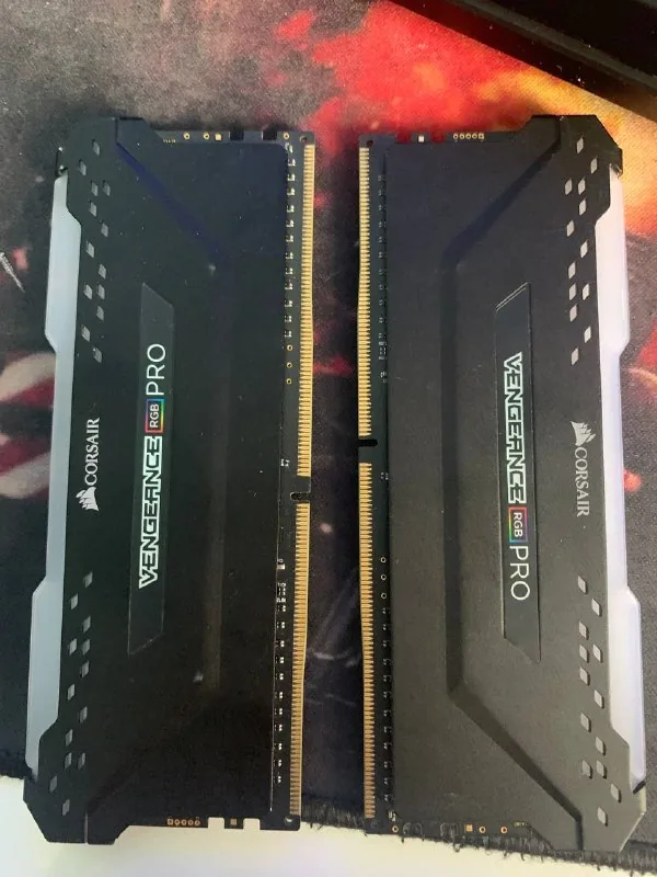 Оперативная память Corsair Vengeance RGB Pro 16GB 1