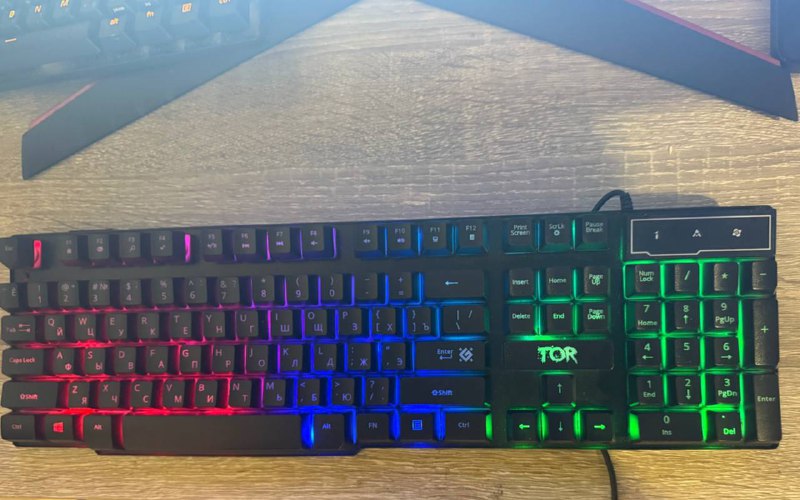 Razer Mamba tournament, Fifine microphone, Defender Tor mouse and keyboard 6