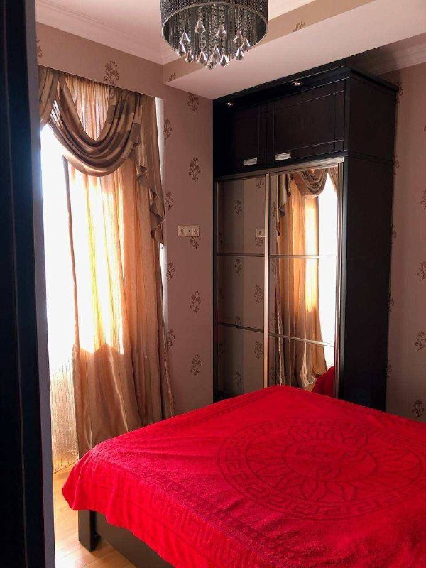 4-комнатная квартира с 3 спальнями в Батуми 3