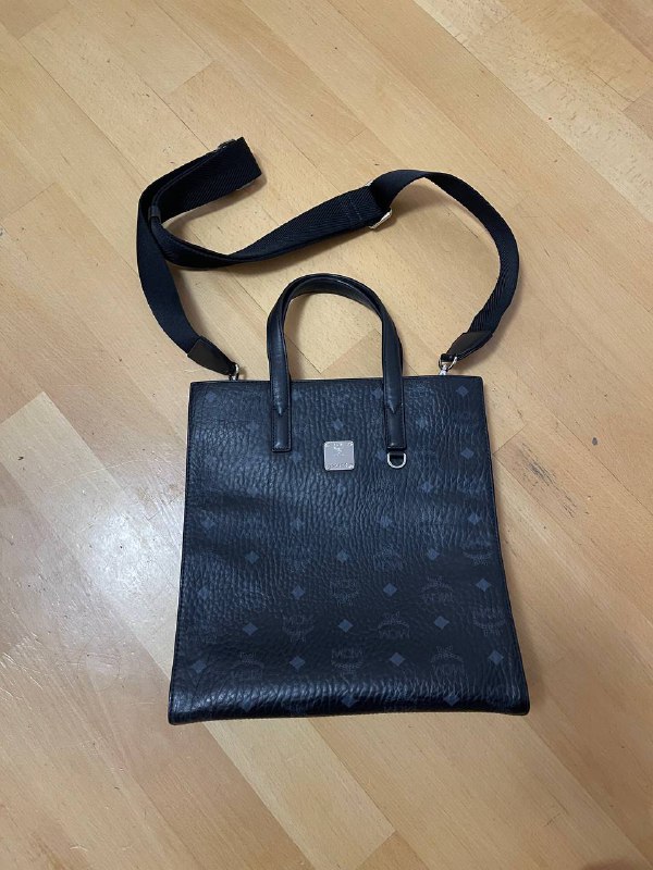 Сумка MCM Small Aren tote bag из натуральной кожи