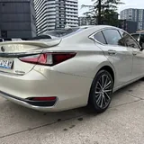 Lexus ES 300h 4