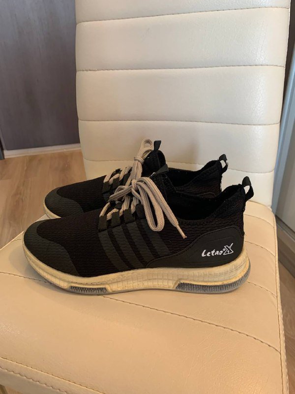 Кроссовки унисекс размер 41