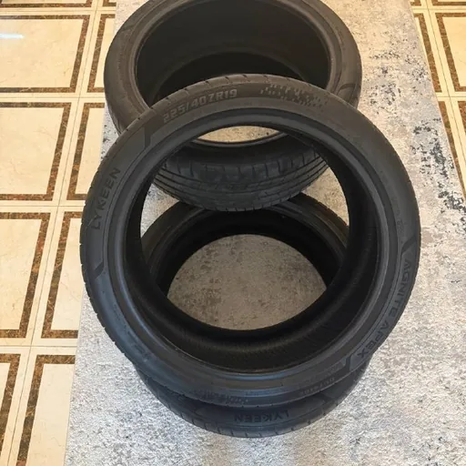 Летние шины 225/40 R19, комплект из 4