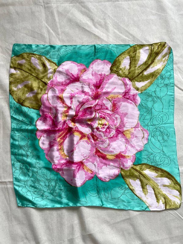 Шапка чёрная Бини, шапка голубая с ушками, митенки бежевые с мехом, перчатки чёрные, шарф коричневый, шарф серый, платок с розой, бандана розовая 2