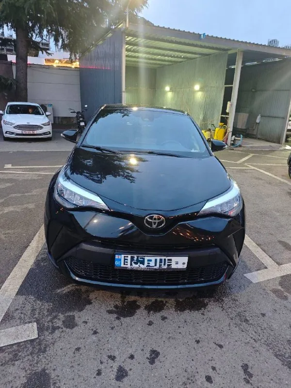 Toyota C-HR 2021 1