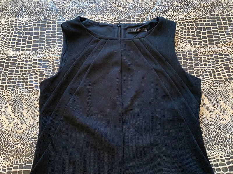 Черное короткое платье размер 46