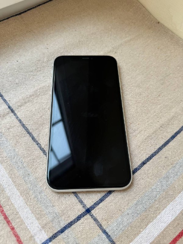 iPhone 11 128GB белый