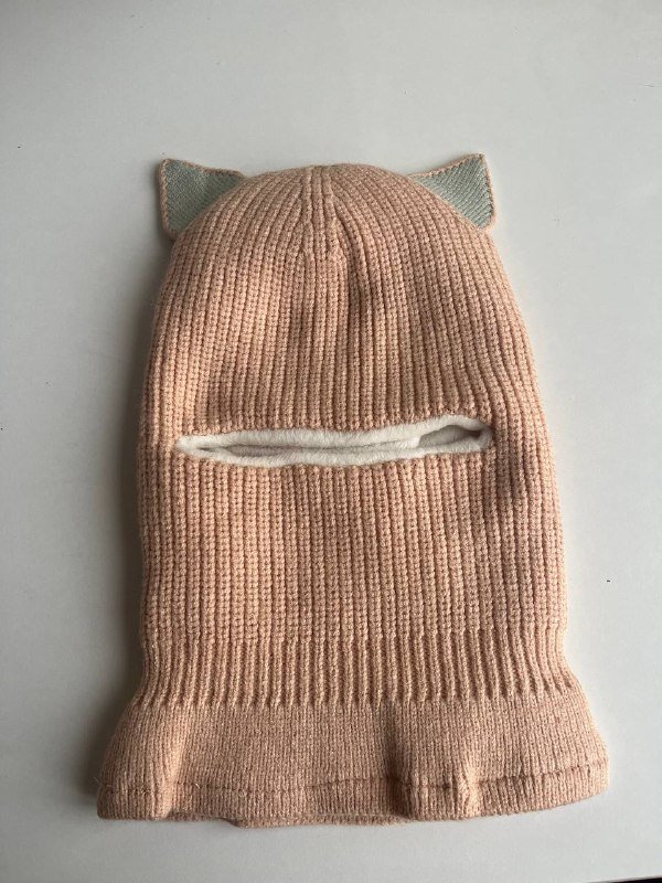 Теплая детская шапка с флюсовой подкладкой