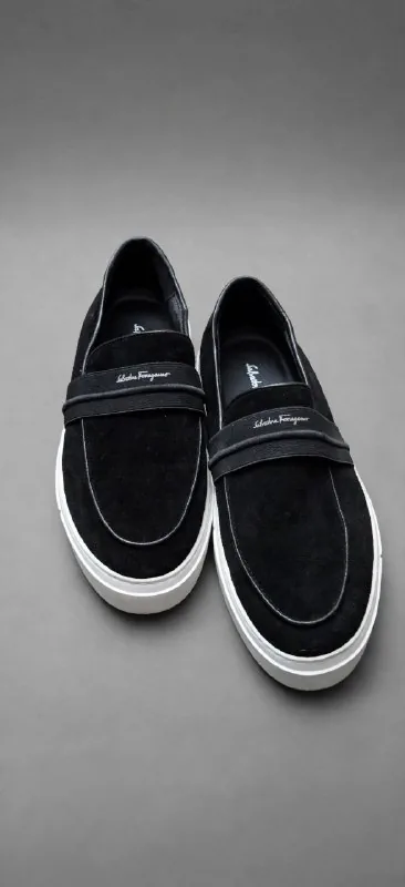 Чоловіче замшеве взуття Salvatore Ferragamo