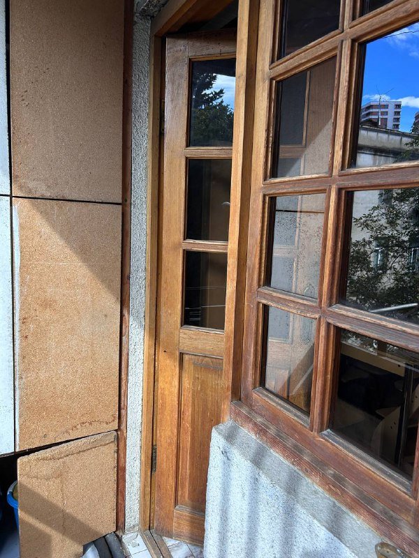 Деревянные окна с ручками-шпингалетами 2