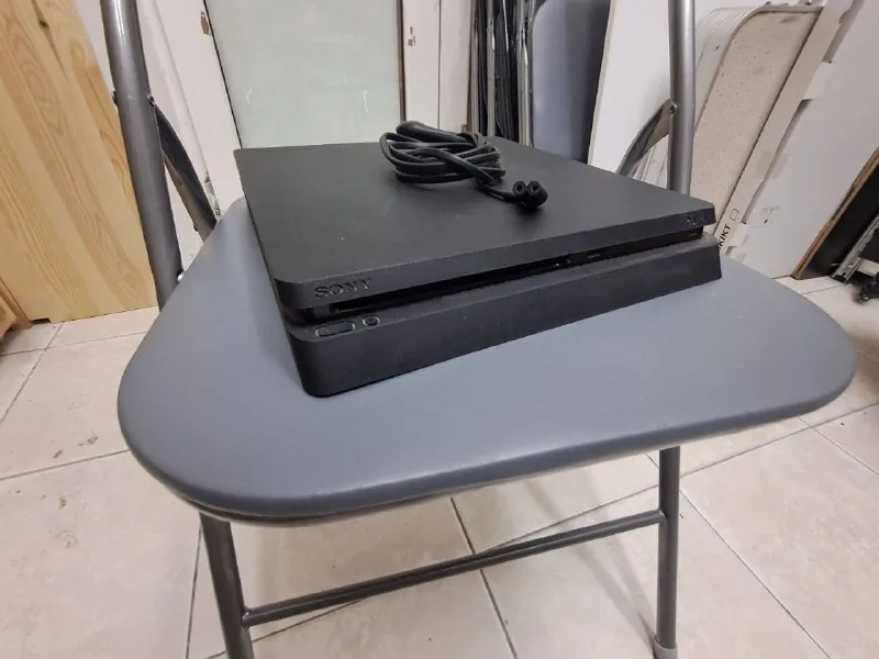 Plyastation Ps4 PRO, Plyastation Ps4 Slim 1