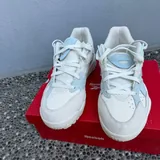Женские кроссовки Reebok 4