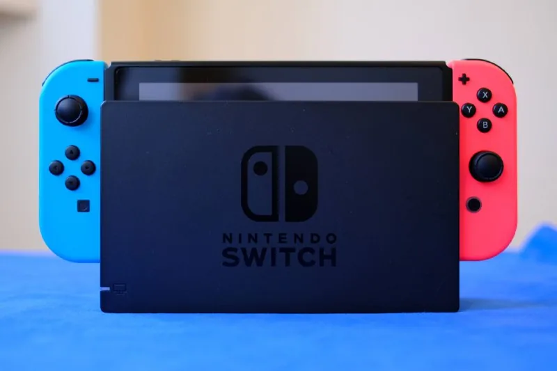 Nintendo Switch, карта памяти, чехол 1