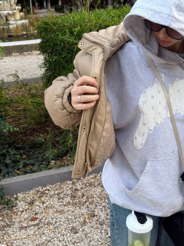 Оригинальная теплая куртка GUESS женская 7