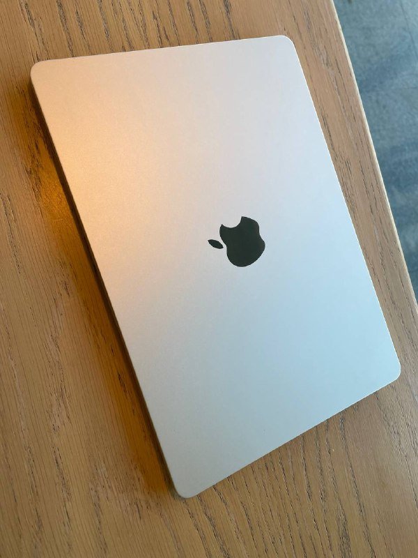 MacBook Air M3 13" Starlight 2024
