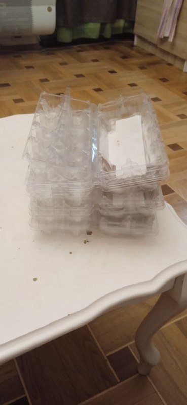Яичные подложки пластиковые, стеклянные банки 2