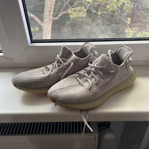 Мужские кроссовки Adidas Yeezy Boost 350 V2