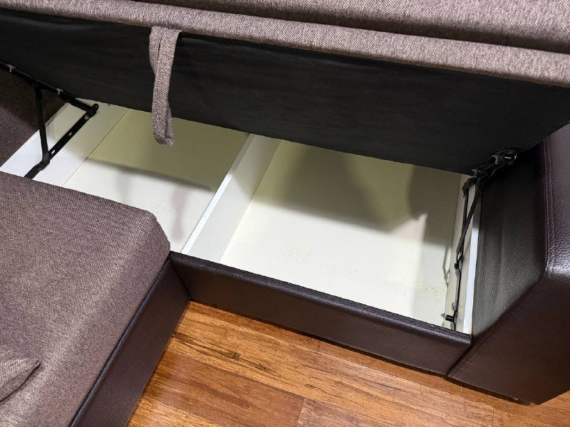 Диван угловой с местом для хранения и съемными чехлами 4