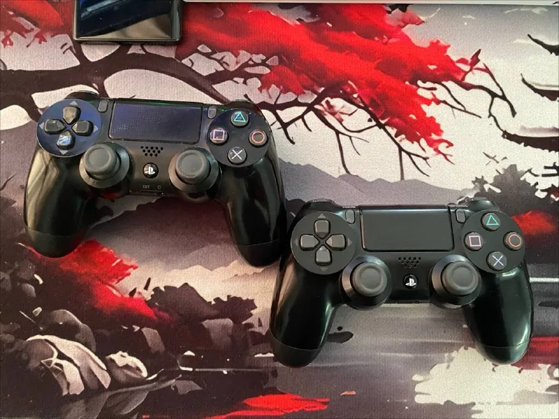 PlayStation 4 Pro, 2 геймпада, игры 1