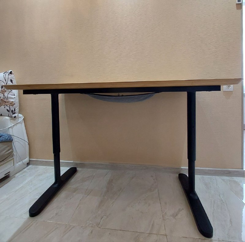 Миска для корма питомцев, письменные столы, монитор Dell 8