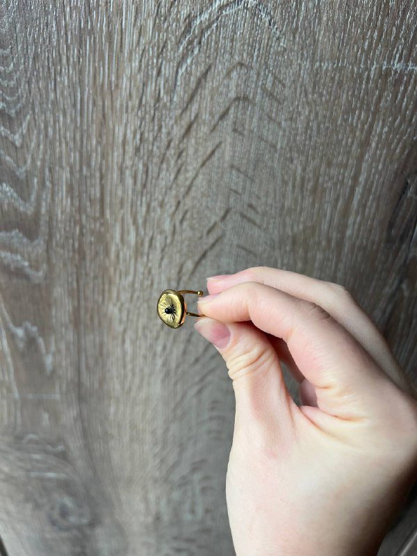 Кольцо из нержавеющей стали с черным камнем 2