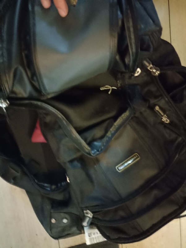 Heavy duty travel bag with wheels and handle 3
