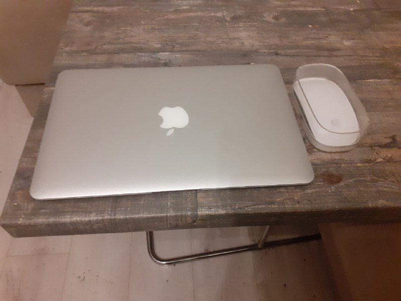 Макбук Айр 2011 года, мышка