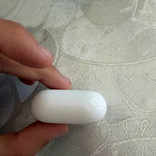 AirPods 4