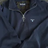 Свитшот Barbour, кеды Converse CDG 1