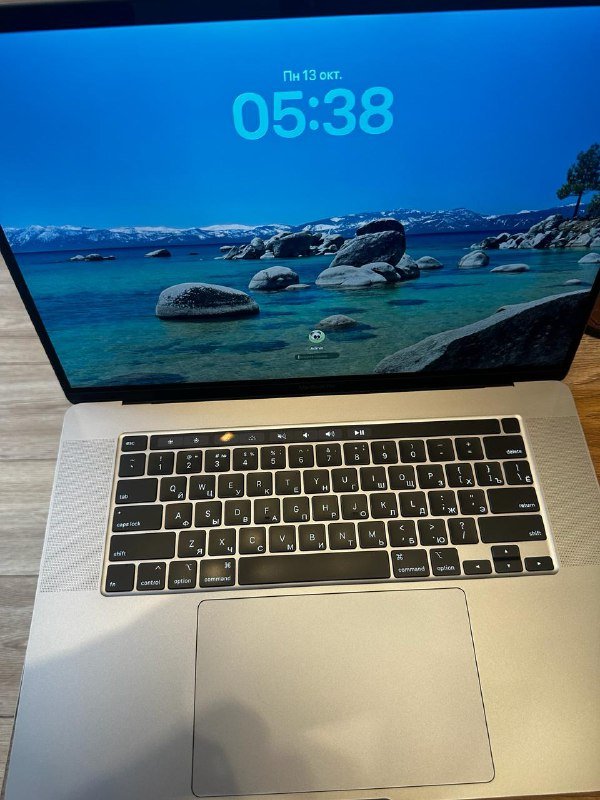 MacBook Pro 16" (2019) 3