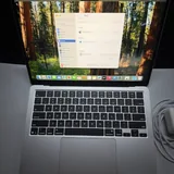 MacBook Air 13 M4 2