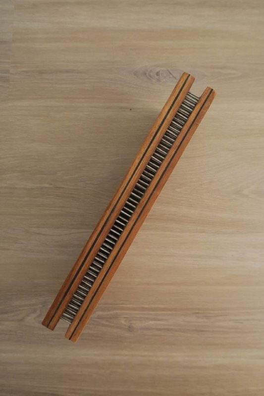 Доска садху с окислившимися гвоздями 4