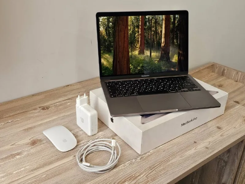 Apple MacBook Pro 2020 M1 8/256GB