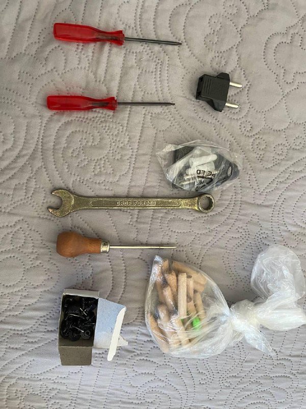 Разные инструменты, паяльник, сковородка, карабины, кусачки, очки для 3D, настольные игры, новогоднее, гном светильник 2