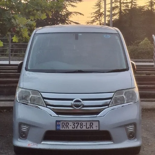 Nissan Serena C26 2013