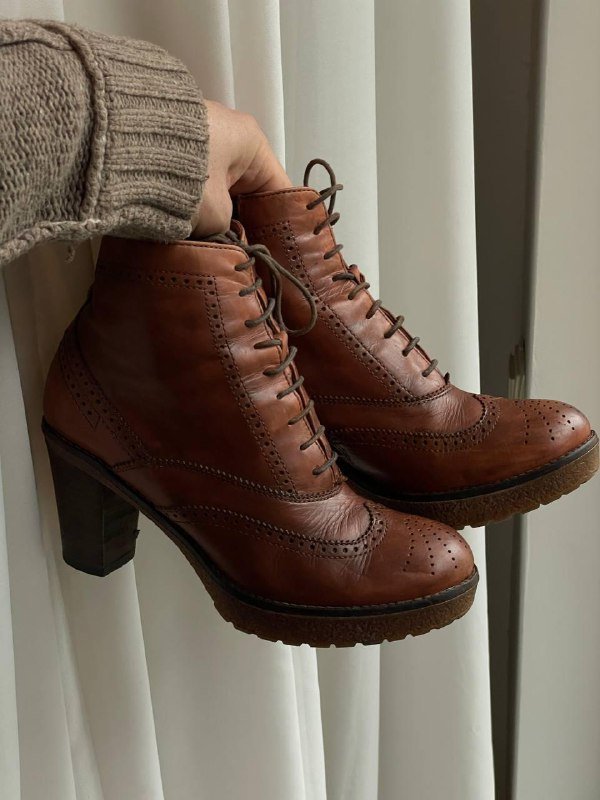 Maripe 36, MOMA 39, Unützer Chelsea Boots 36, Buffalo London 39, Lloyd 36, Camper 38, Raichle 39, Meindl 39 shoes