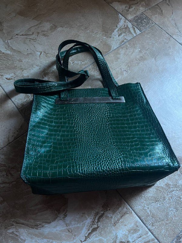 Сумка изумрудного цвета среднего размера 2