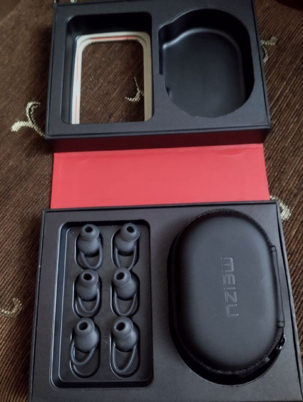 Новые наушники Meizu