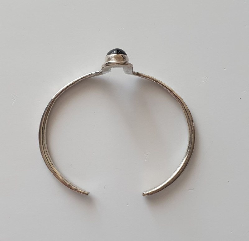 Браслет с камнем из серебра высокой пробы 2