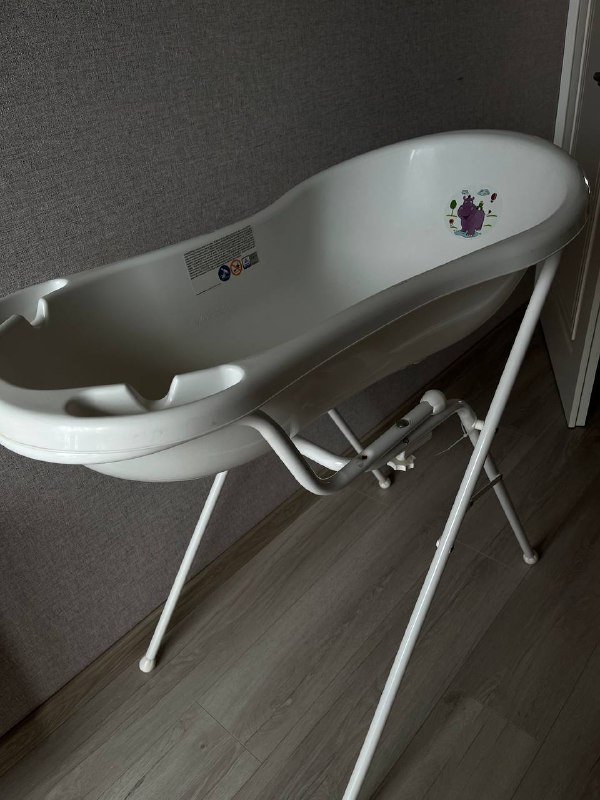 Духи, форма для выпекания, вентилятор, электромотоцикл, толокар, ванночка, игровой стол, стул для кормления 3