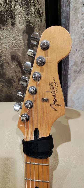 Fender Duo-Sonic, Schecter Omen-II, Korg Microkorg, VOX vt20x 6