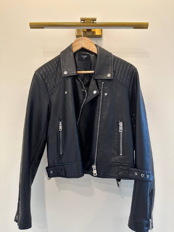 кожанка Colin’s, юбка Benetton, зеленое платье, платье-рубашка Uniqlo 1