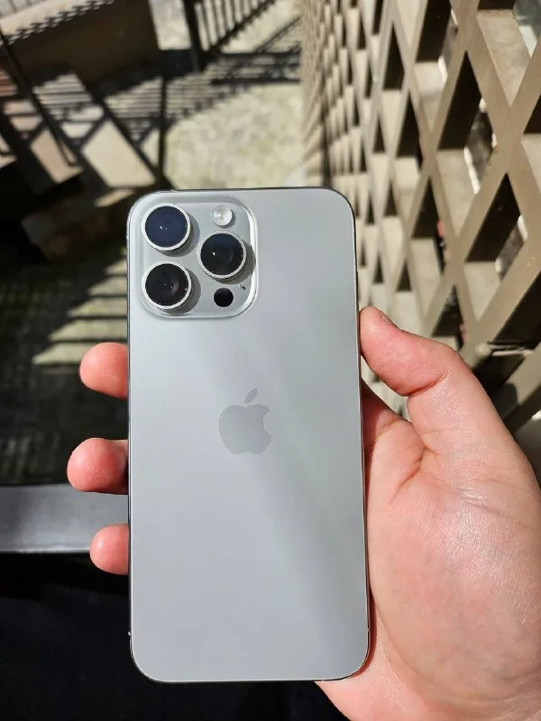iPhone 15 Pro Max 256 GB 1